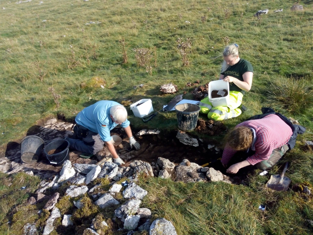 Bob et all digging trench 5